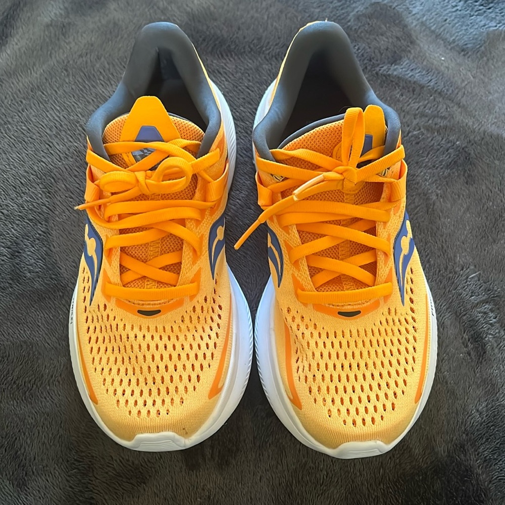 Women’s Saucony sneakers